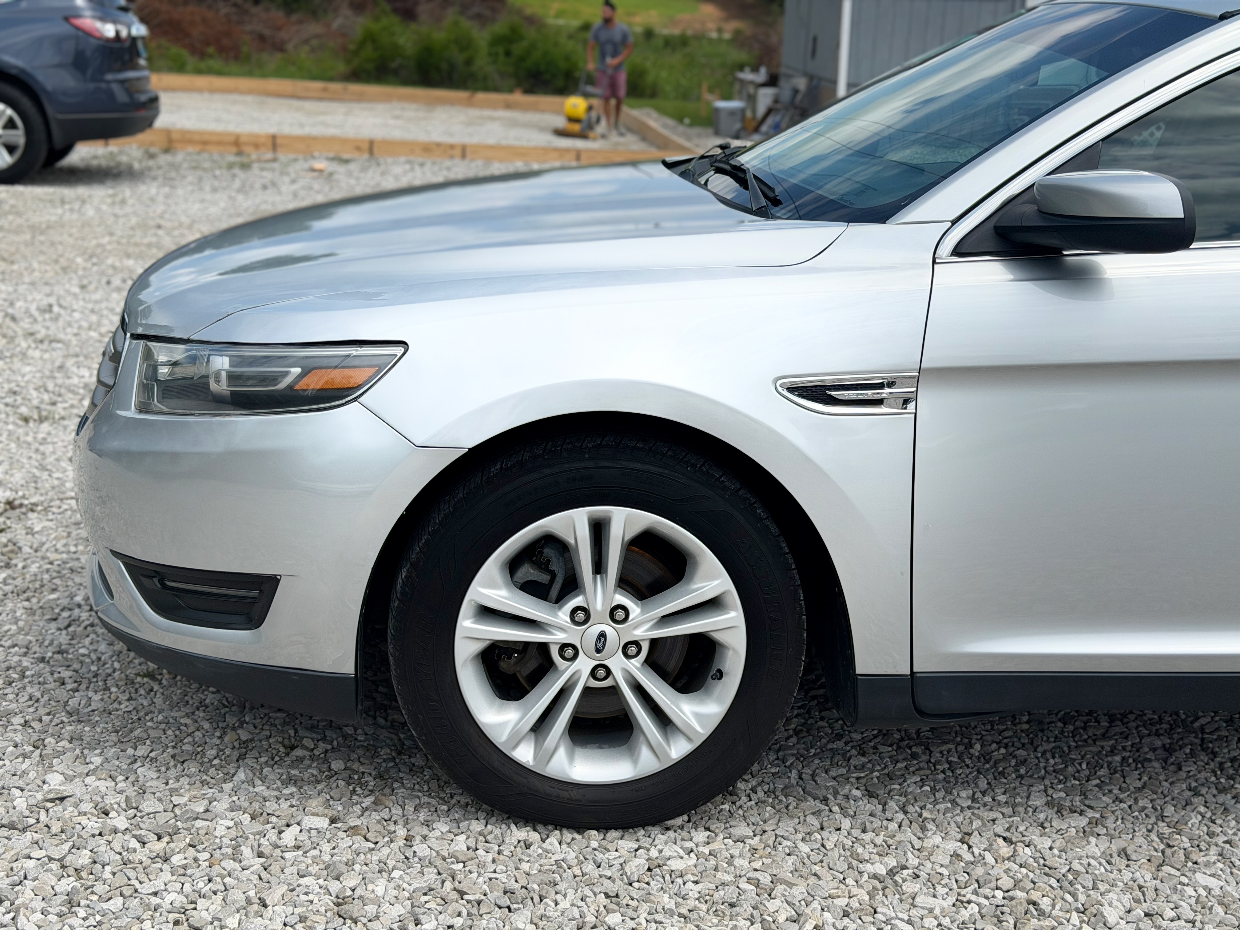 2018 Ford Taurus side profile